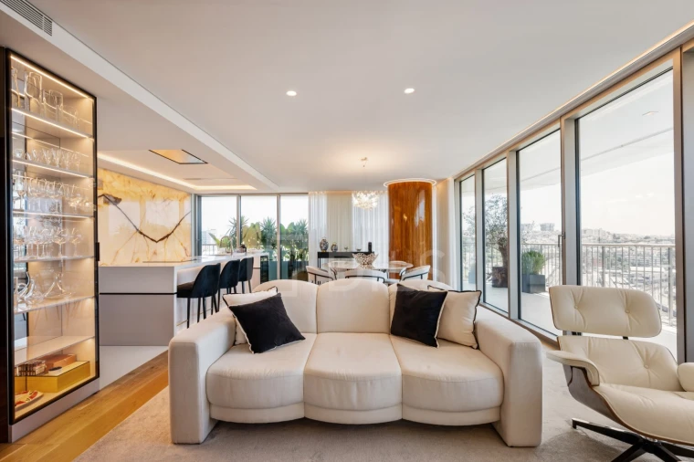 Apartamento T3 para Arrendamento em Campolide Foto 14