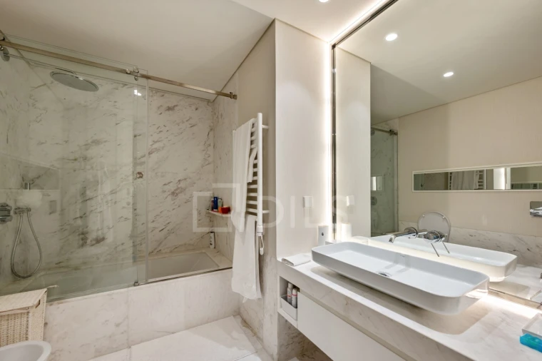 Apartamento T3 para Arrendamento em Campolide Foto 23