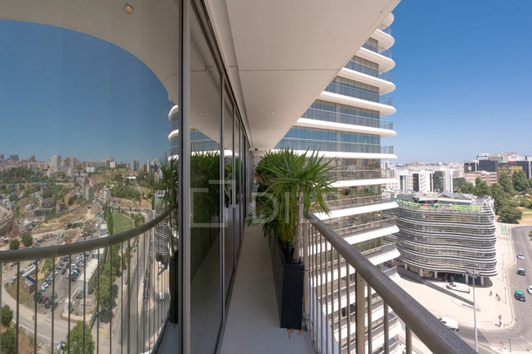 Apartamento T3 para Arrendamento em Campolide Foto 38