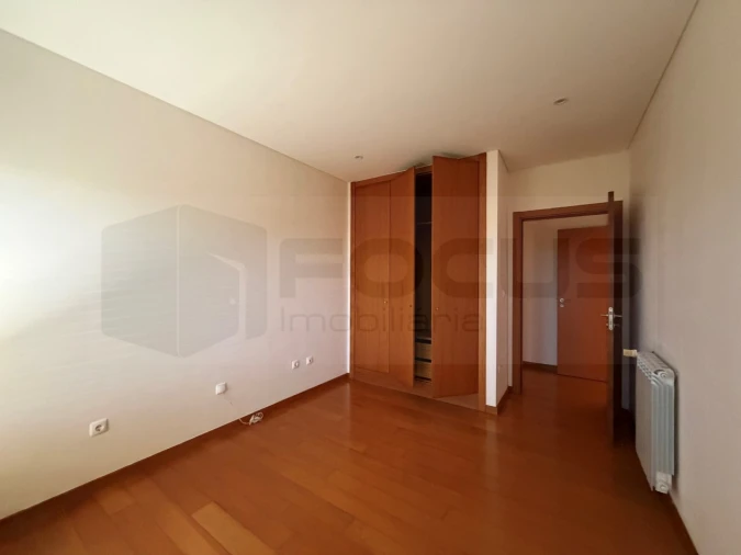 Apartamento T2 para Arrendamento em Aradas Foto 9