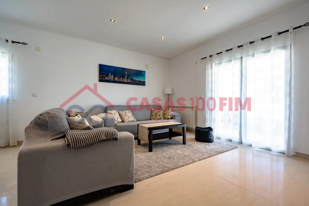 Moradia T4 para Venda em Parceiros e Azoia Foto 10