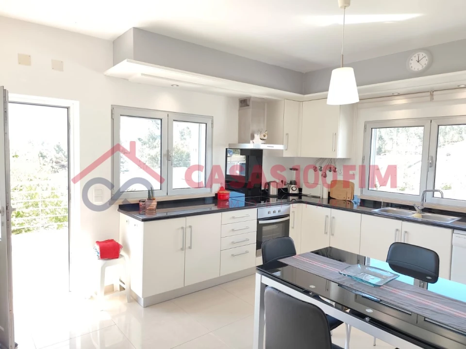 Moradia T4 para Venda em Parceiros e Azoia Foto 14