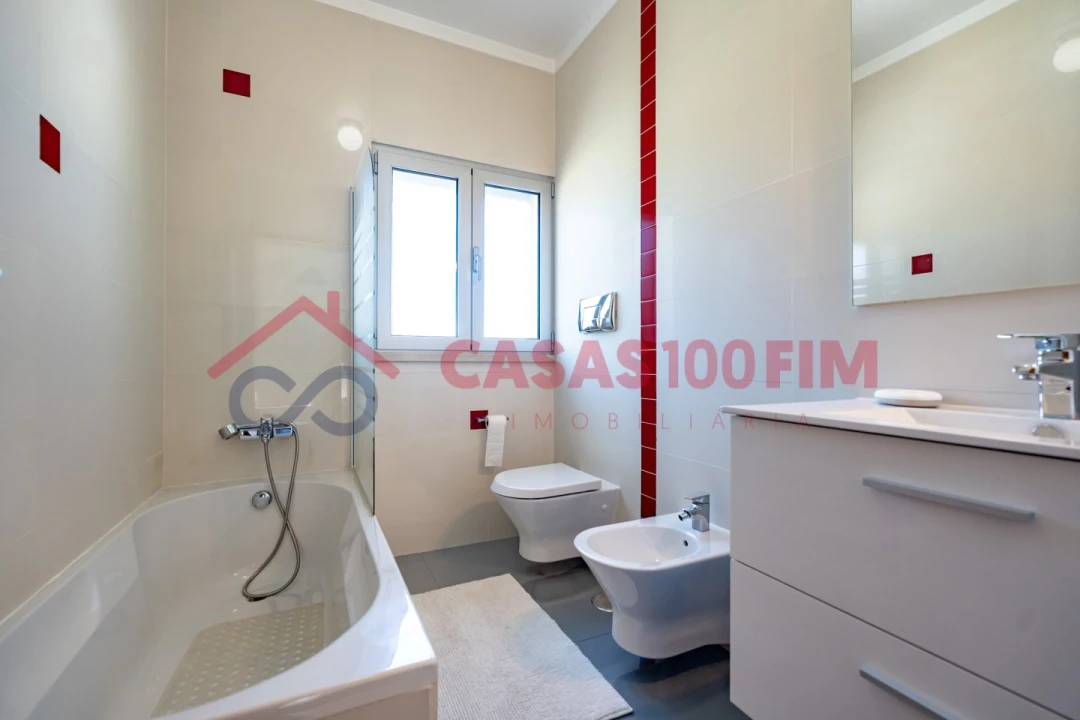 Moradia T4 para Venda em Parceiros e Azoia Foto 27