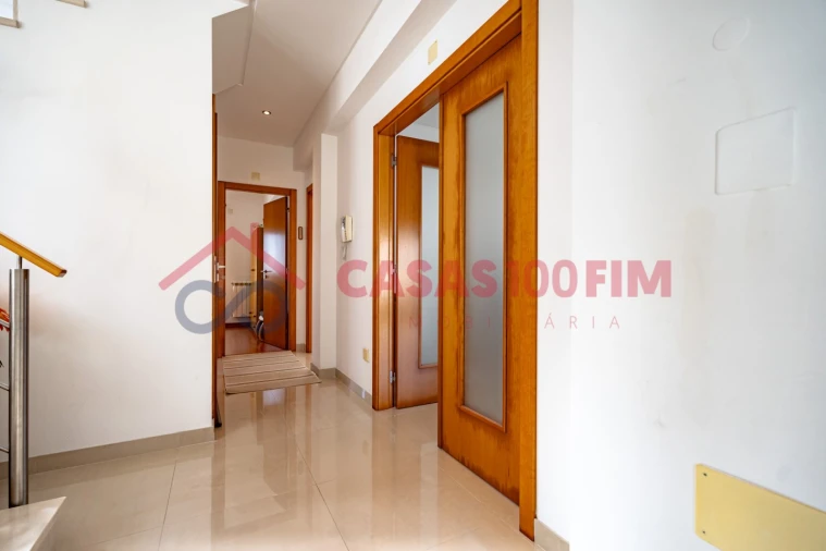 Moradia T4 para Venda em Parceiros e Azoia Foto 6