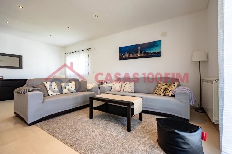 Moradia T4 para Venda em Parceiros e Azoia Foto 9