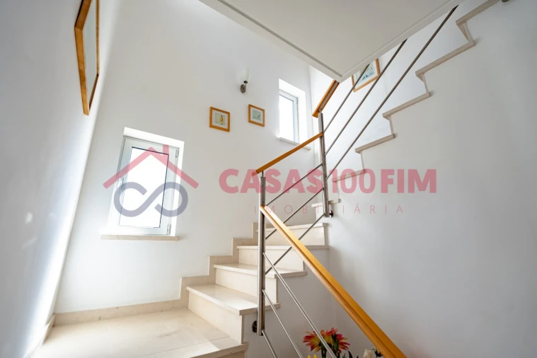 Moradia T4 para Venda em Parceiros e Azoia Foto 23