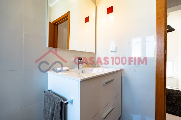 Moradia T4 para Venda em Parceiros e Azoia Foto 28