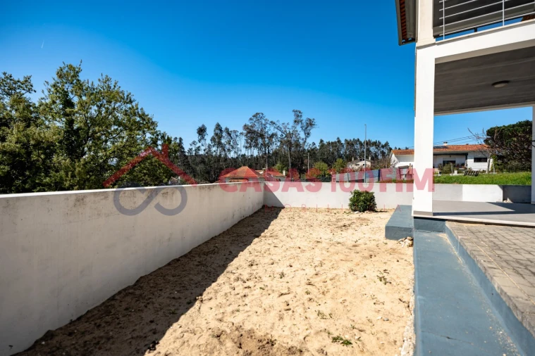 Moradia T4 para Venda em Parceiros e Azoia Foto 43