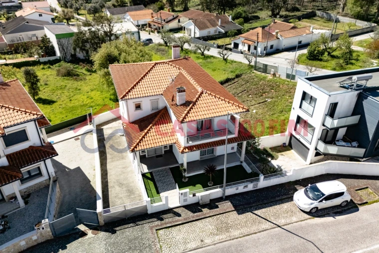 Moradia T4 para Venda em Parceiros e Azoia Foto 44