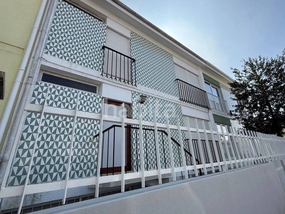 Moradia T3 para Venda em Mafamude e Vilar do Paraíso Foto 1