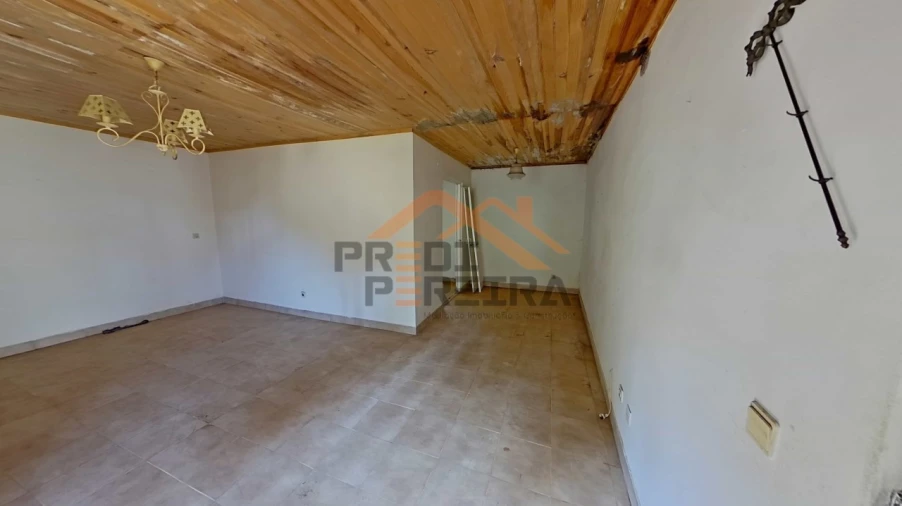 Moradia T2 para Venda em Colares Foto 10