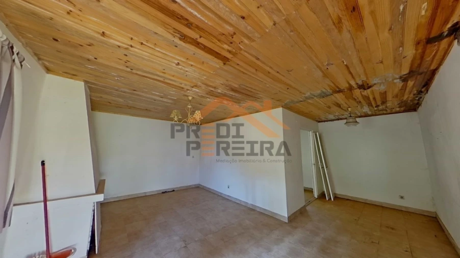 Moradia T2 para Venda em Colares Foto 13