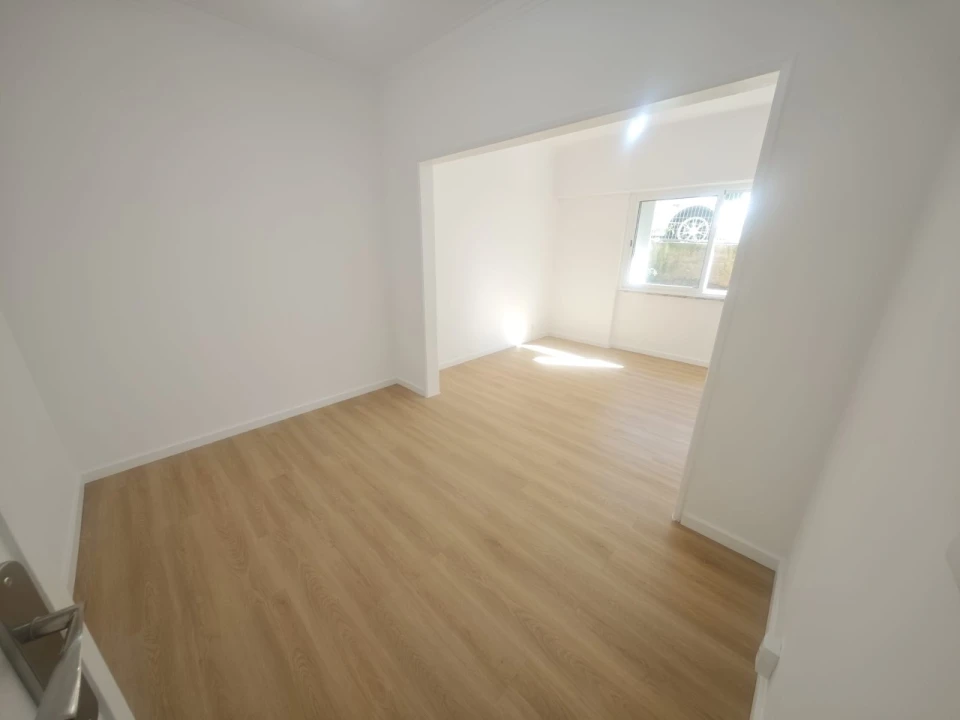 Apartamento T2 para Venda em Massamá e Monte Abraão Foto 2