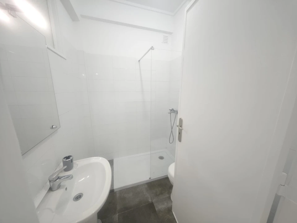 Apartamento T2 para Venda em Massamá e Monte Abraão Foto 13