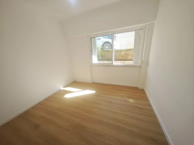 Apartamento T2 para Venda em Massamá e Monte Abraão Foto 15