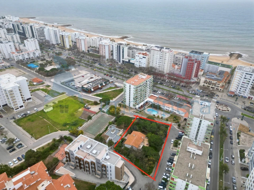 Terreno para Venda em Quarteira Foto 1