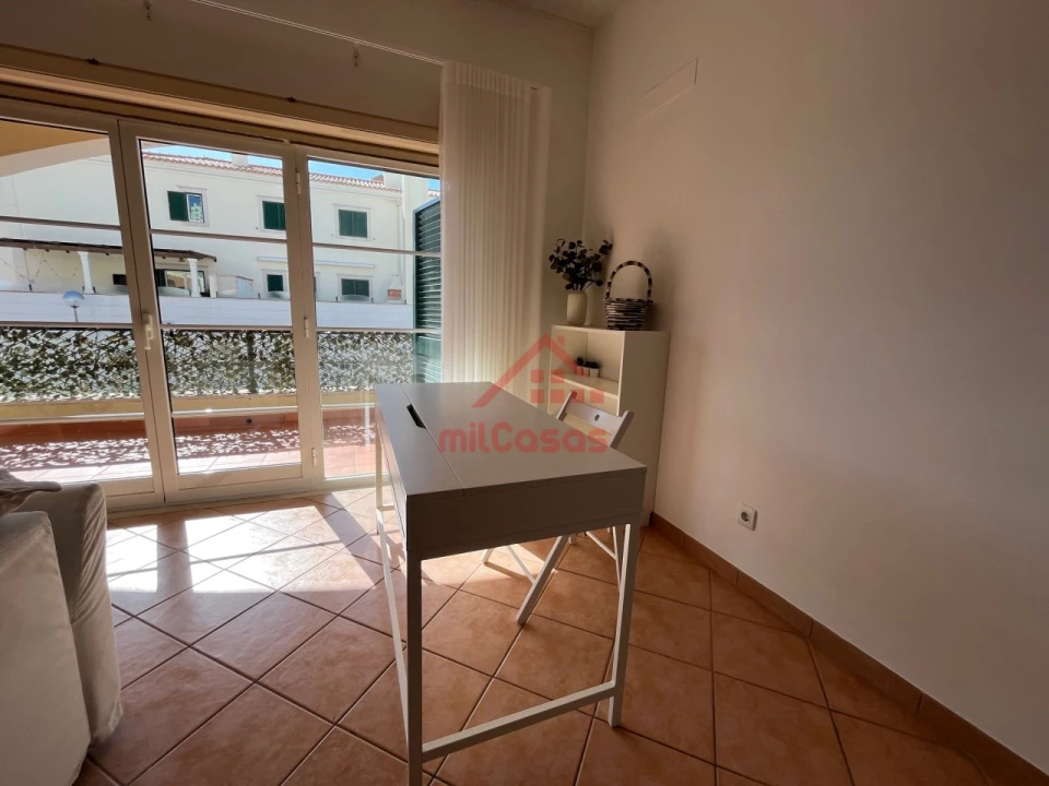 Apartamento T1 para Arrendamento em Ericeira Foto 18