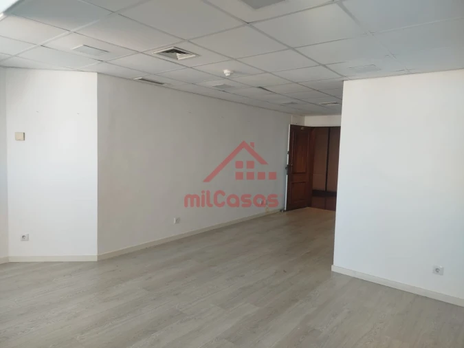 Escritório para Venda em Santa Maria Maior Foto 5