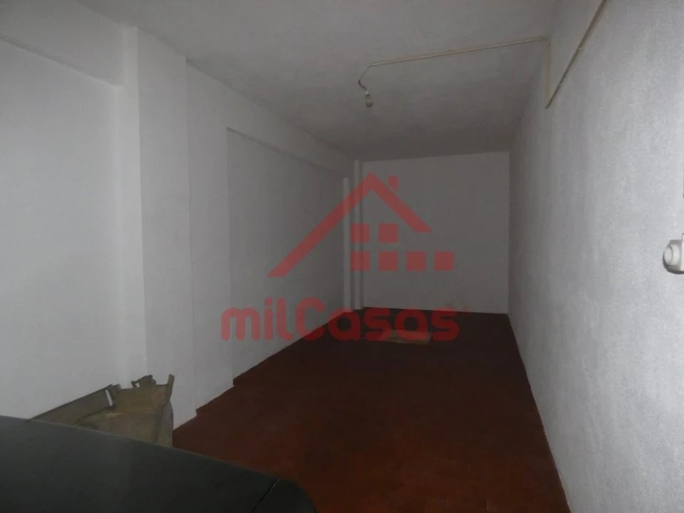 Garagem para Arrendamento em Massamá e Monte Abraão Foto 8