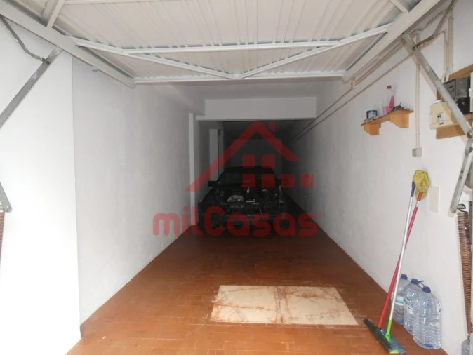 Garagem para Arrendamento em Massamá e Monte Abraão Foto 4