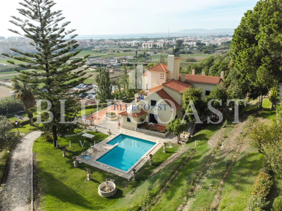 Moradia T11 para Venda em Costa da Caparica Foto 46