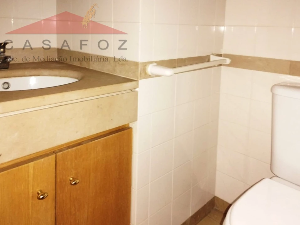 Apartamento T1 para Arrendamento em Lordelo do Ouro e Massarelos Foto 12