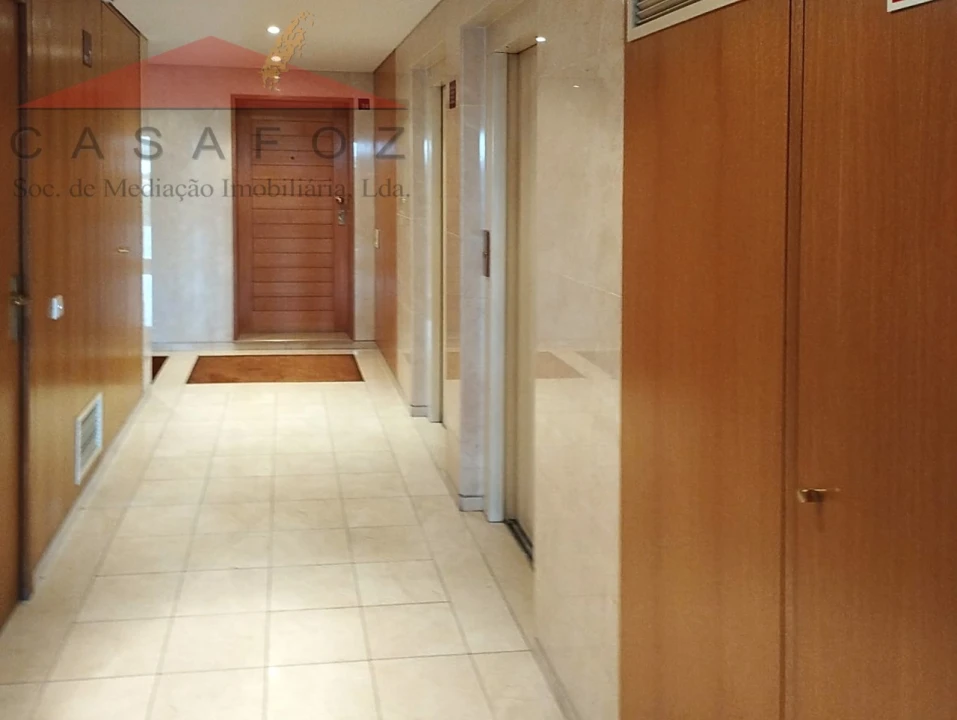 Apartamento T1 para Arrendamento em Lordelo do Ouro e Massarelos Foto 18