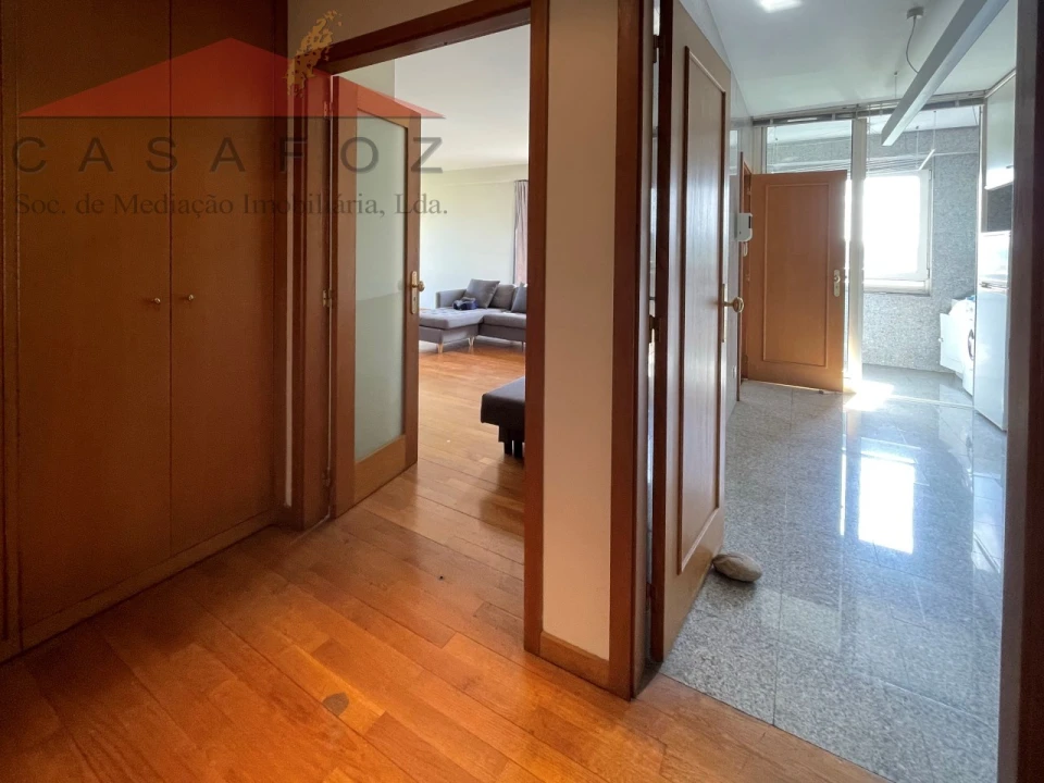 Apartamento T1 para Arrendamento em Lordelo do Ouro e Massarelos Foto 13