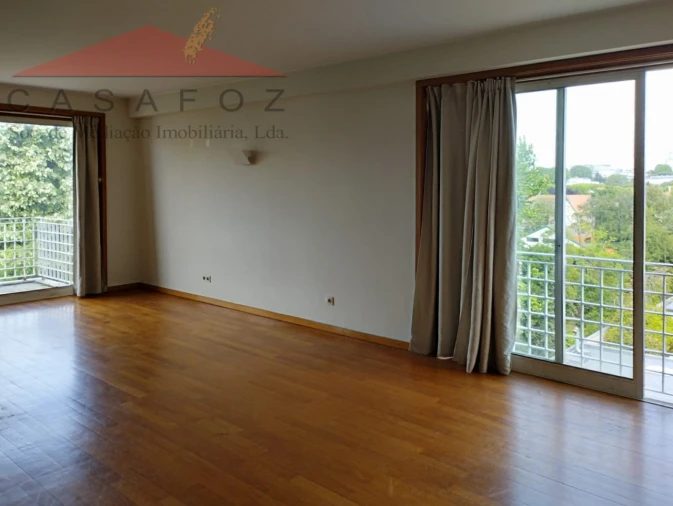 Apartamento T1 para Arrendamento em Lordelo do Ouro e Massarelos Foto 2