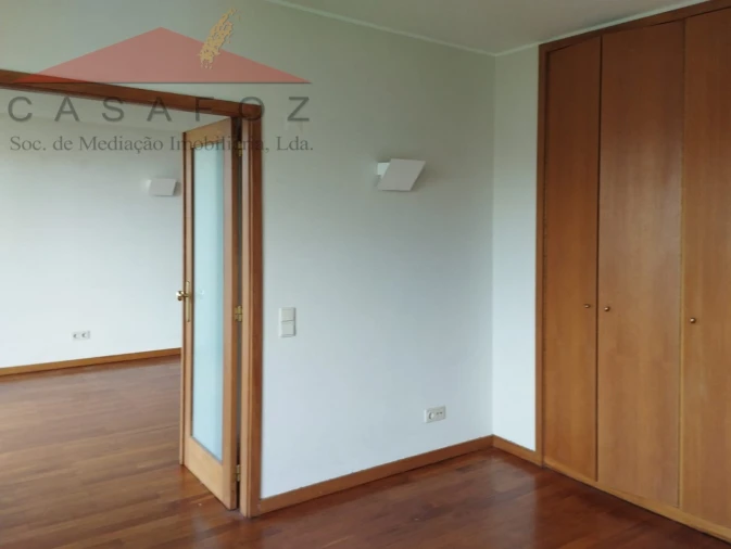 Apartamento T1 para Arrendamento em Lordelo do Ouro e Massarelos Foto 13