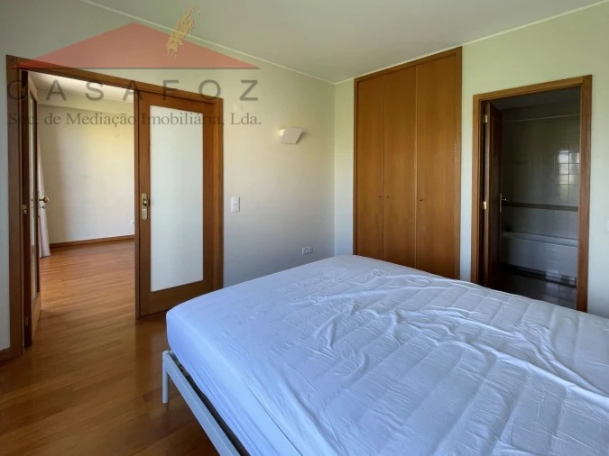 Apartamento T1 para Arrendamento em Lordelo do Ouro e Massarelos Foto 20