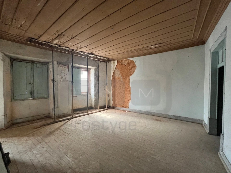 Prédio para Venda em São João Baptista e Santa Maria dos Olivais Foto 5