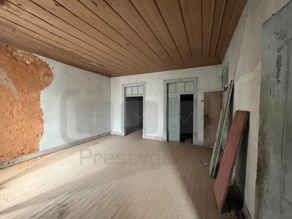 Prédio para Venda em São João Baptista e Santa Maria dos Olivais Foto 9