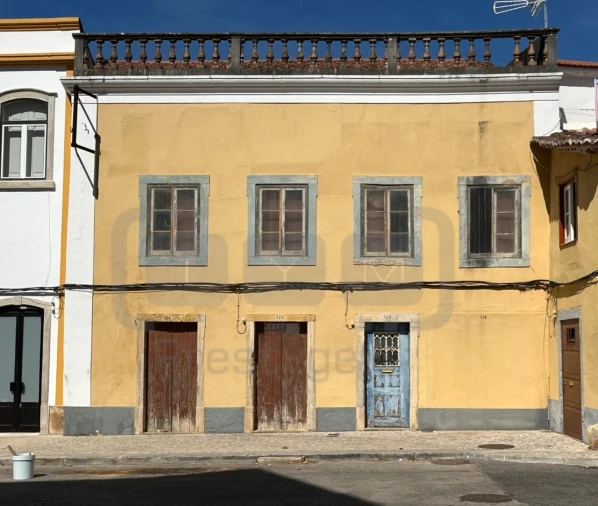 Prédio para Venda em São João Baptista e Santa Maria dos Olivais Foto 1