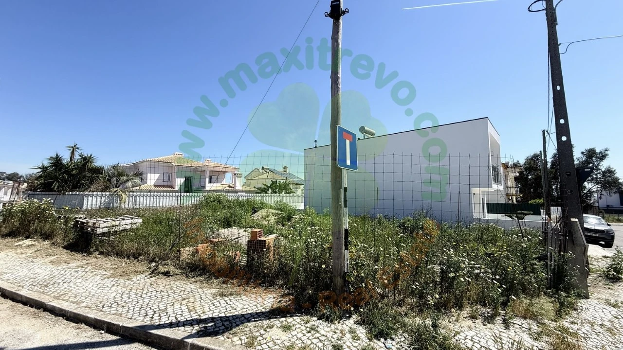 Terreno para Venda em Charneca de Caparica e Sobreda Foto 2