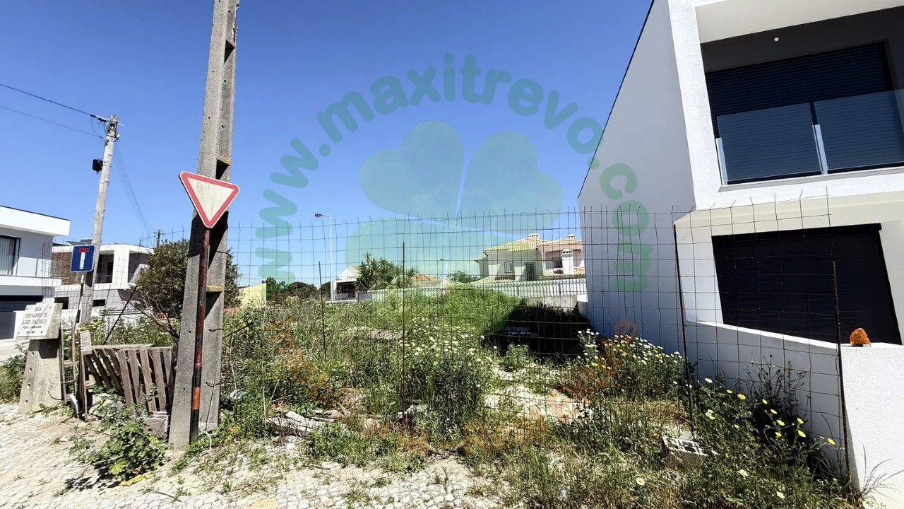 Terreno para Venda em Charneca de Caparica e Sobreda Foto 4