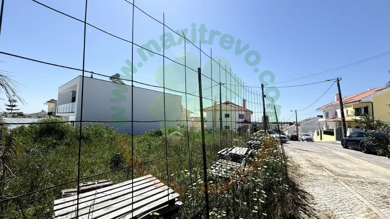 Terreno para Venda em Charneca de Caparica e Sobreda Foto 8