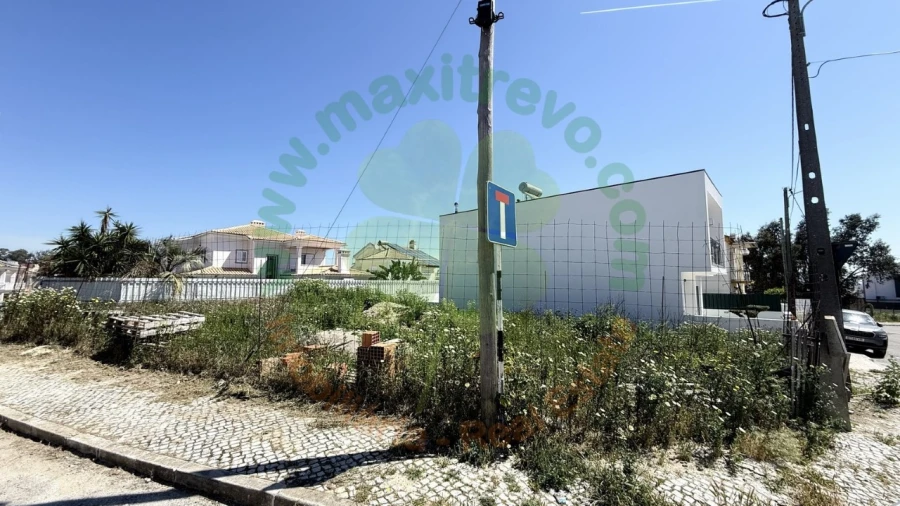Terreno para Venda em Charneca de Caparica e Sobreda Foto 2
