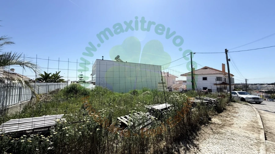 Terreno para Venda em Charneca de Caparica e Sobreda Foto 6