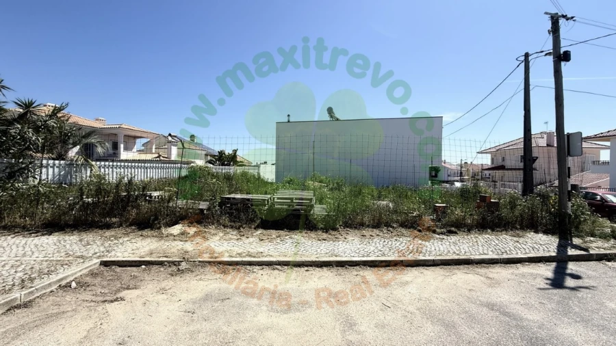 Terreno para Venda em Charneca de Caparica e Sobreda Foto 9