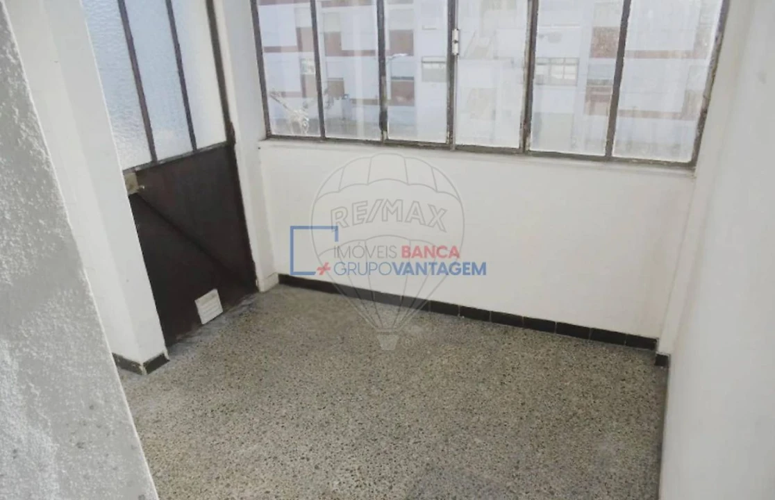 Apartamento T2 para Venda em Almeirim Foto 13