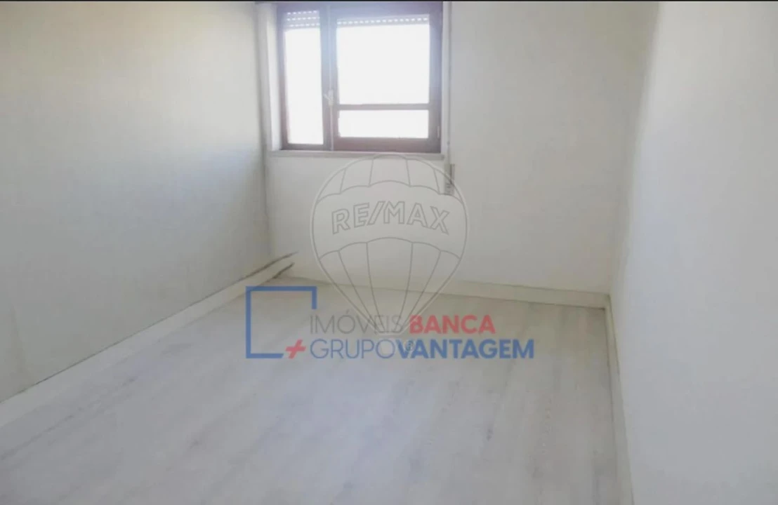Apartamento T2 para Venda em Almeirim Foto 4