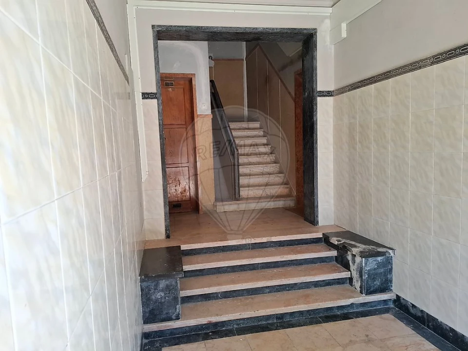 Apartamento T2 para Venda em Águas Livres Foto 4