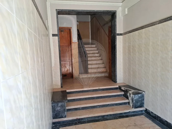 Apartamento T2 para Venda em Águas Livres Foto 4