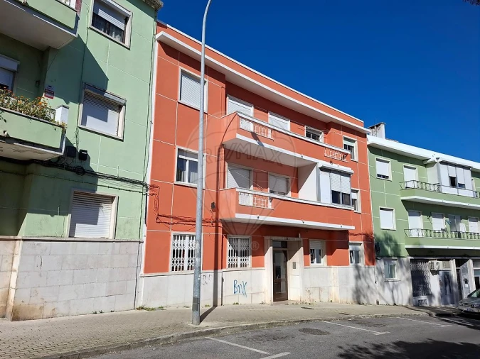 Apartamento T2 para Venda em Águas Livres Foto 3