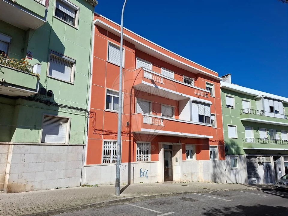 Apartamento T2 para Venda em Águas Livres Foto 3