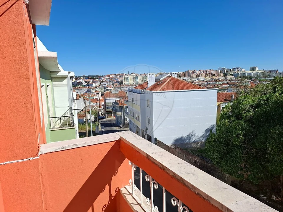 Apartamento T2 para Venda em Águas Livres Foto 17