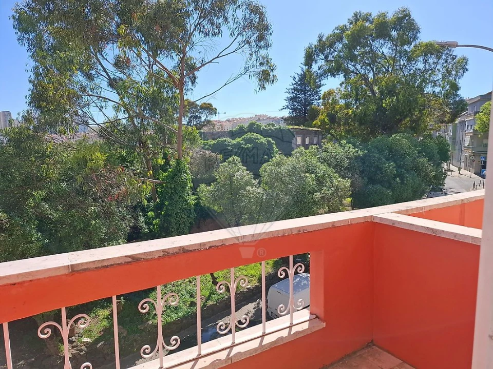 Apartamento T2 para Venda em Águas Livres Foto 18