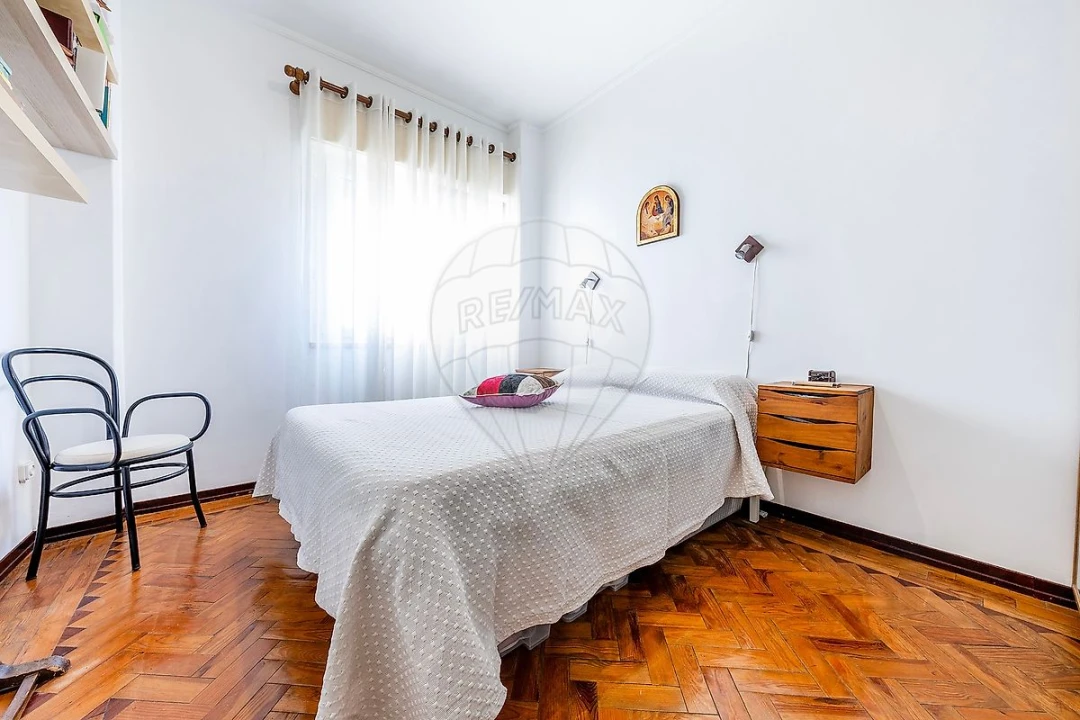 Apartamento T2 para Venda em Benfica Foto 16