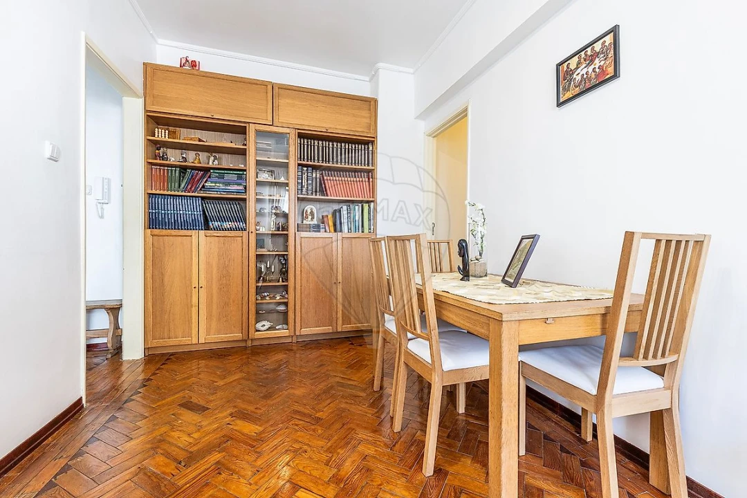 Apartamento T2 para Venda em Benfica Foto 14